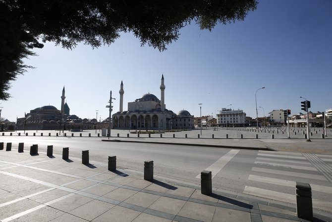 Konya'da sokağa çıkma yasağının ardından güne sessiz uyandı 1