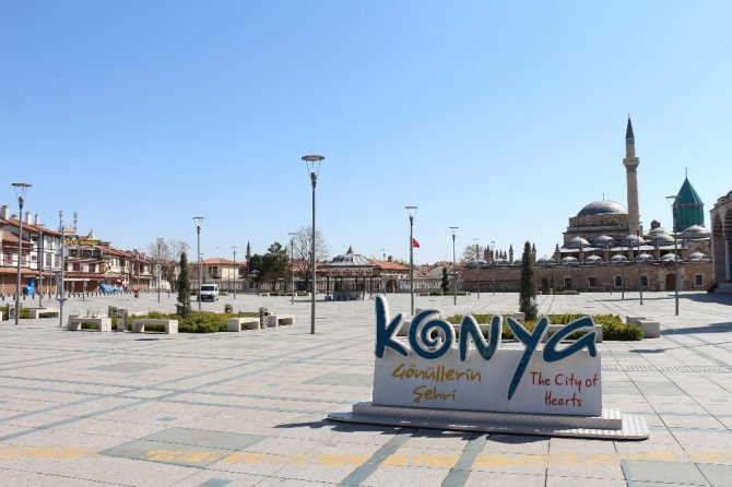Konya'da sokağa çıkma yasağının ardından güne sessiz uyandı 24