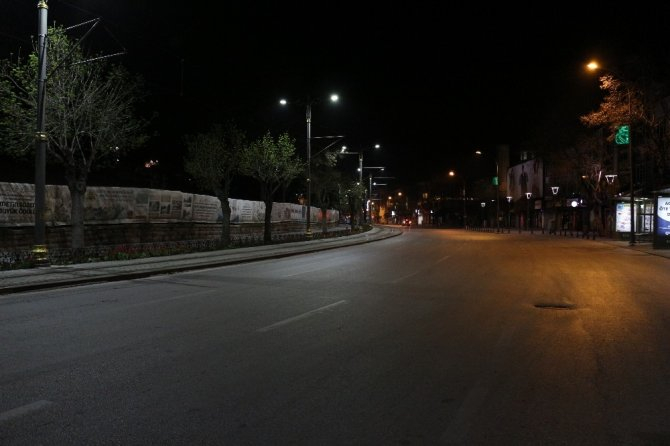 Konya’da sokaklar yeniden sessizliğe büründü 5