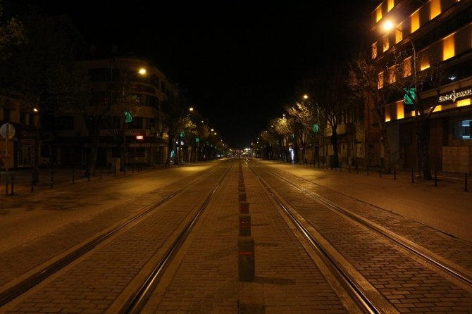 Konya’da sokaklar yeniden sessizliğe büründü 7