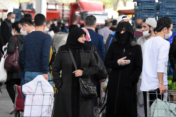 Konya'da yasak sonrası pazarlarda yoğunluk 10