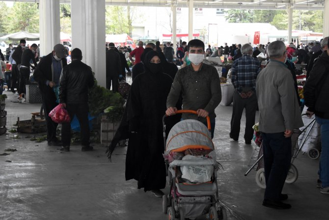 Konya'da yasak sonrası pazarlarda yoğunluk 13