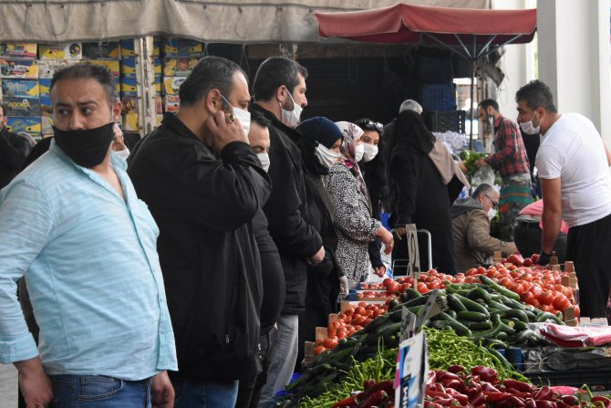 Konya'da yasak sonrası pazarlarda yoğunluk 6