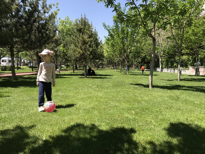Konya’da parklar çocuklarla doldu 12