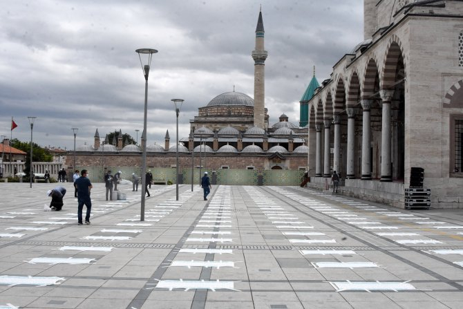 Konya, Mevlana Meydanı'nda cuma namazına böyle hazırlandı 8