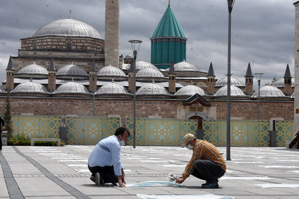 Konya’da 1398 camide sosyal mesafeli Cuma namazı 22