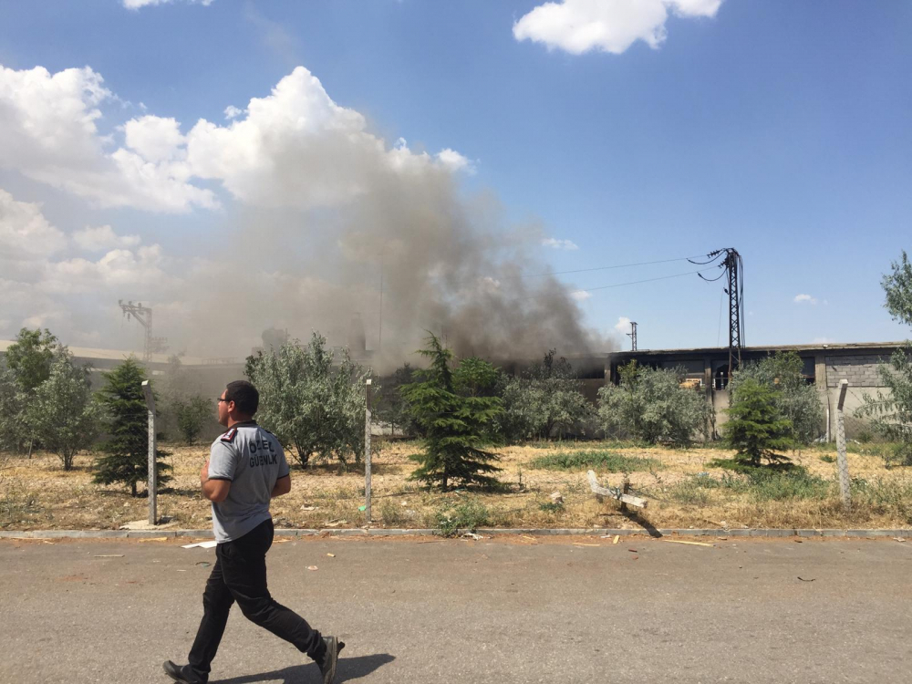 Konya'da, geri dönüşüm deposu ve palet atölyesinde yangın 15