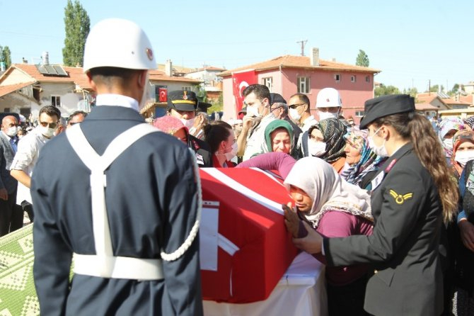 Şehit Jandarma Uzman Çavuş Konukcu son yolculuğuna uğurlandı 13