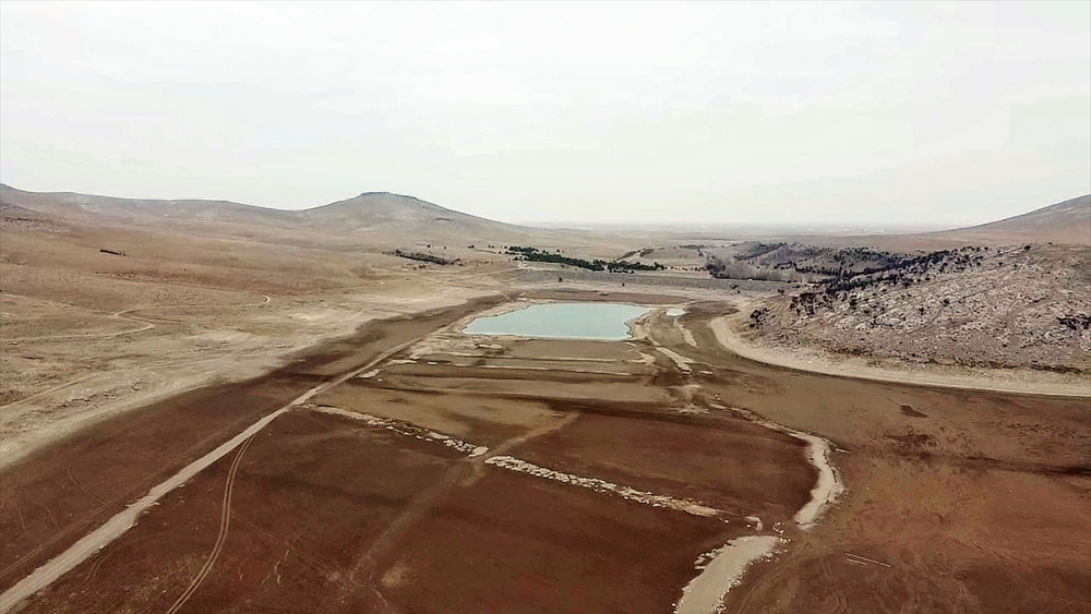 Konya'da suları çekilen May Barajı, kuraklığın boyutunu gözler önüne seriyor 2