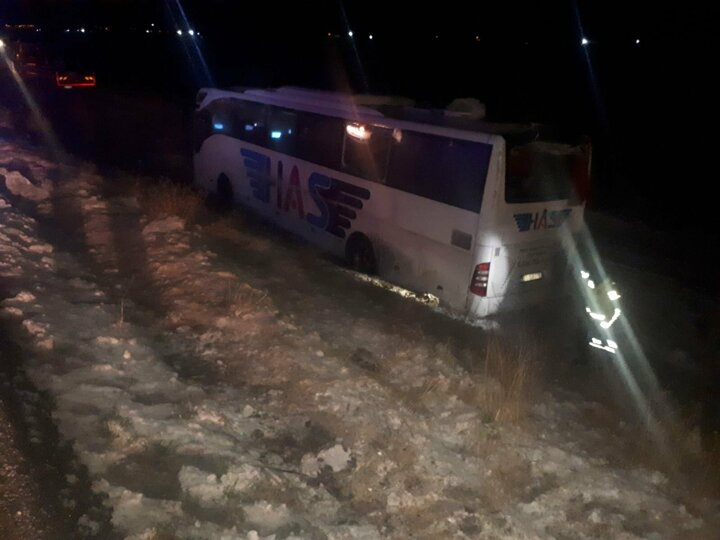 Konya'da korkunç kaza! Yolcu otobüsü şarampole devrildi... 5 ölü, 38 yaralı 5