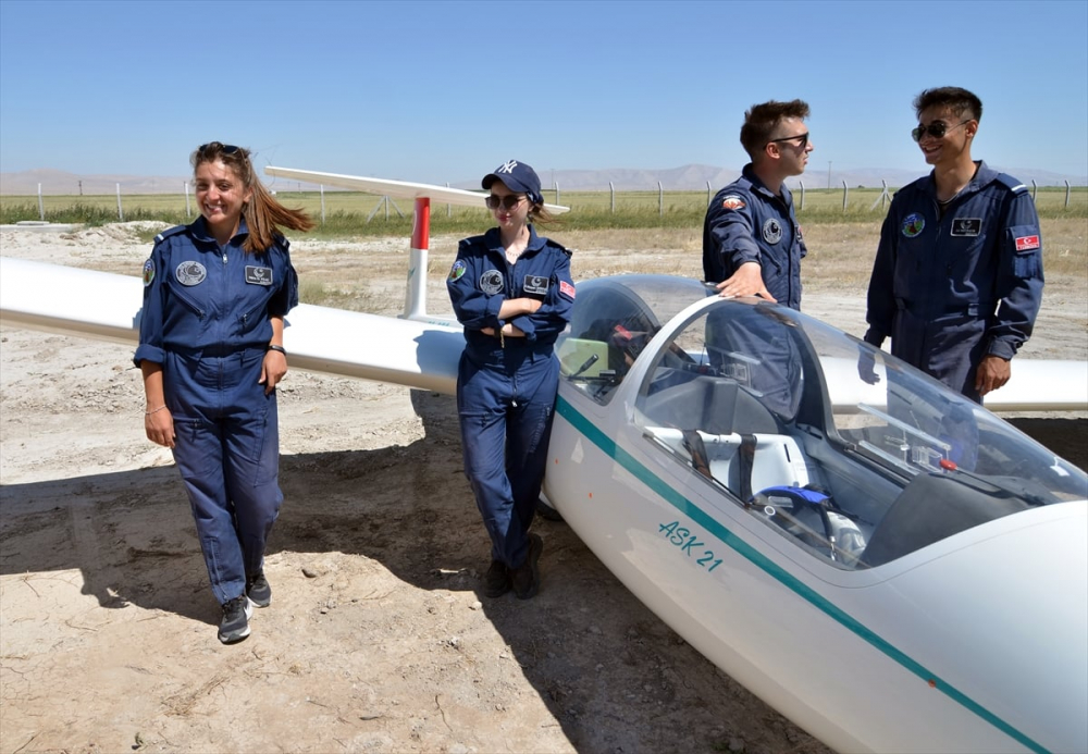 Geleceğin kadın pilotları Konya'da eğitim görüyor 11