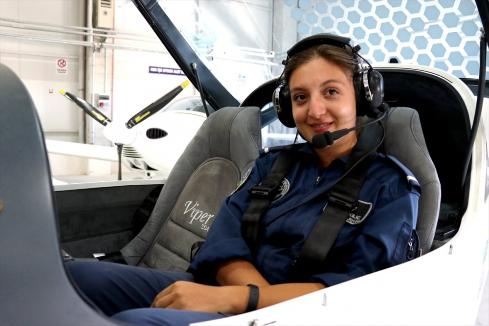 Geleceğin kadın pilotları Konya'da eğitim görüyor 16