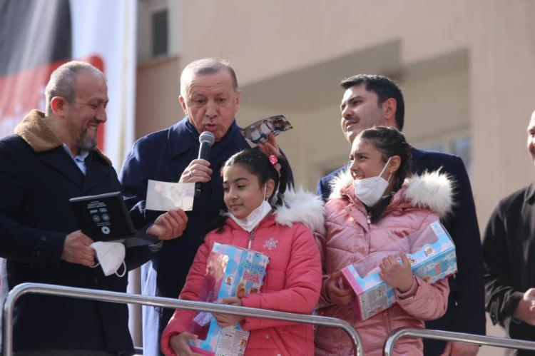 Cumhurbaşkanı Erdoğan'a 21 yıllık sürpriz duygulandırdı 3