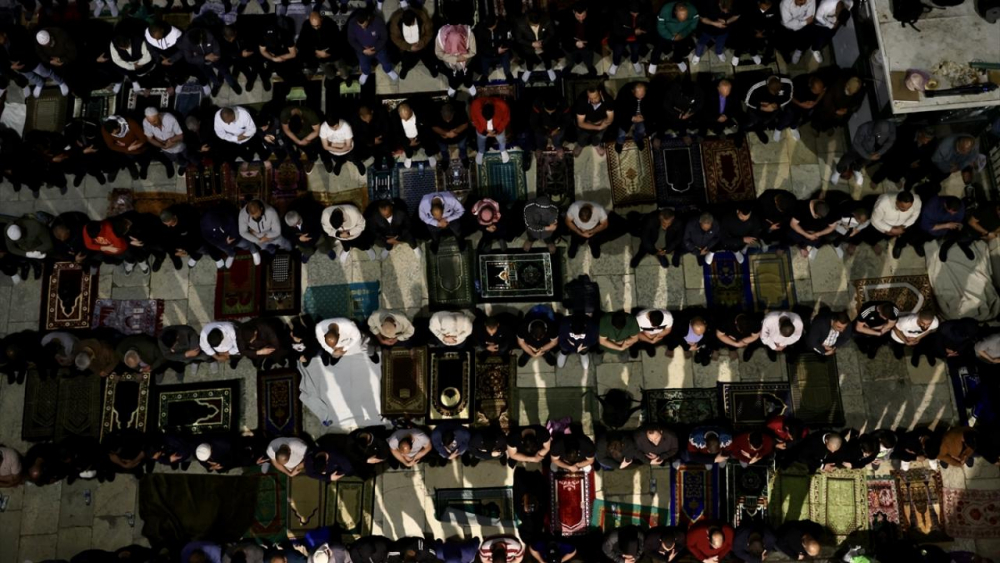 Filistin'de 250 bin Müslüman, Kadir Gecesi için Mescid-i Aksa'ya akın etti 16