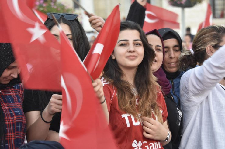 Konya, Mevlana Meydanı'nda 15 Temmuz Şehitlerini andı 10