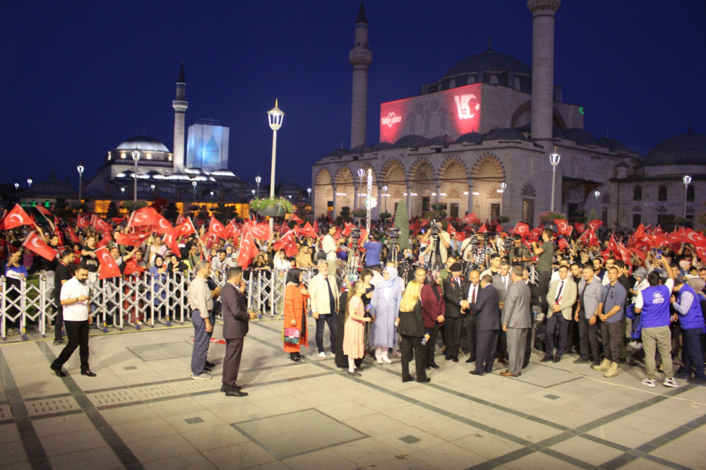 Konya, Mevlana Meydanı'nda 15 Temmuz Şehitlerini andı 27