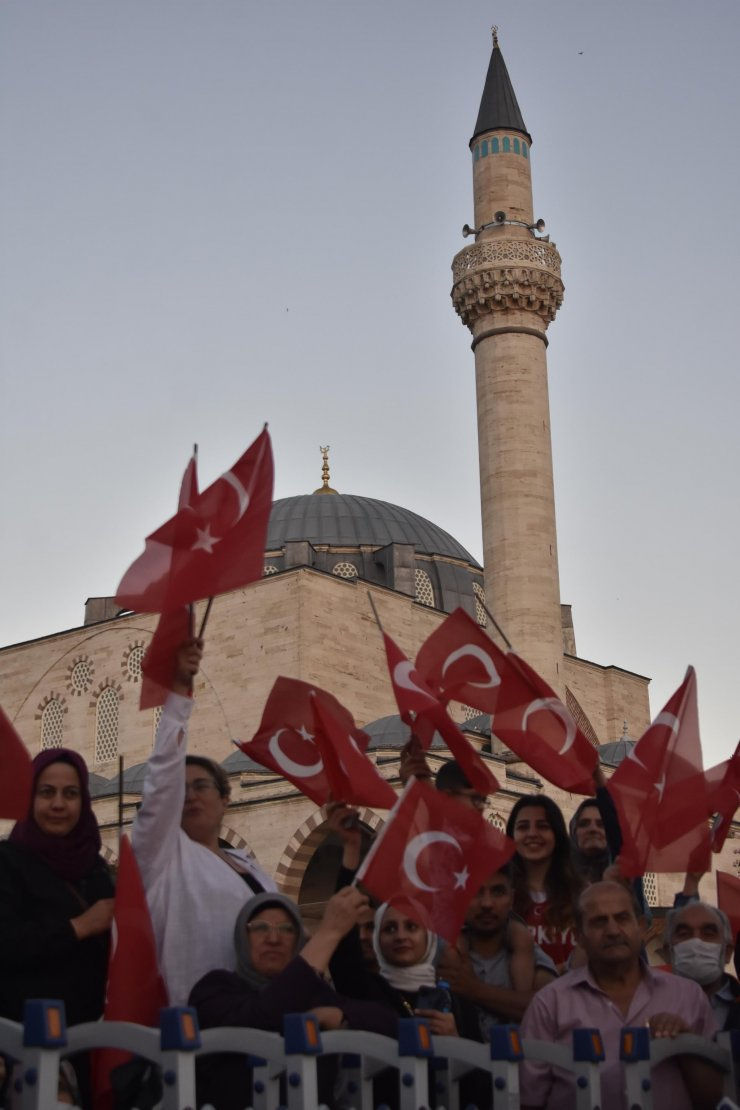 Konya, Mevlana Meydanı'nda 15 Temmuz Şehitlerini andı 3