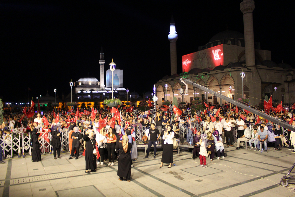 Konya, Mevlana Meydanı'nda 15 Temmuz Şehitlerini andı 31