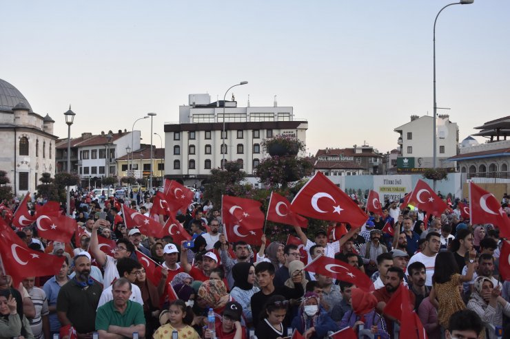 Konya, Mevlana Meydanı'nda 15 Temmuz Şehitlerini andı 6