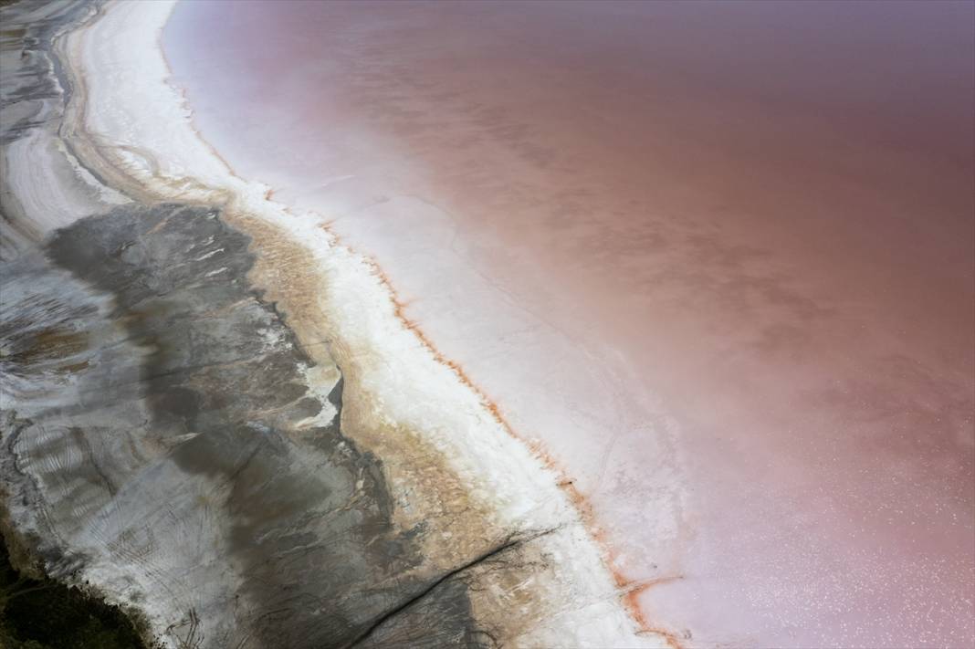 Tuz Gölü pembe renge büründü 5