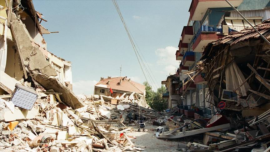 17 Ağustos Depremi'nin üzerinden 23 yıl geçti 10