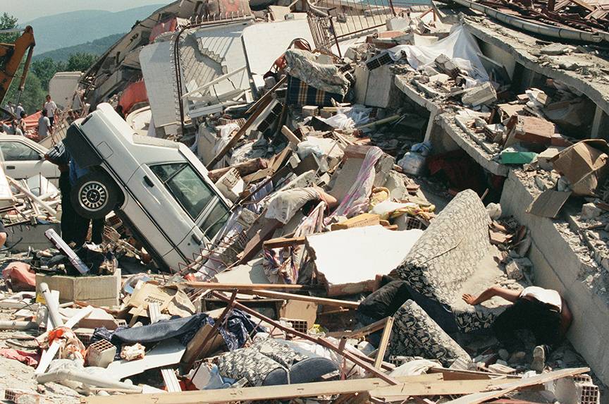 17 Ağustos Depremi'nin üzerinden 23 yıl geçti 3