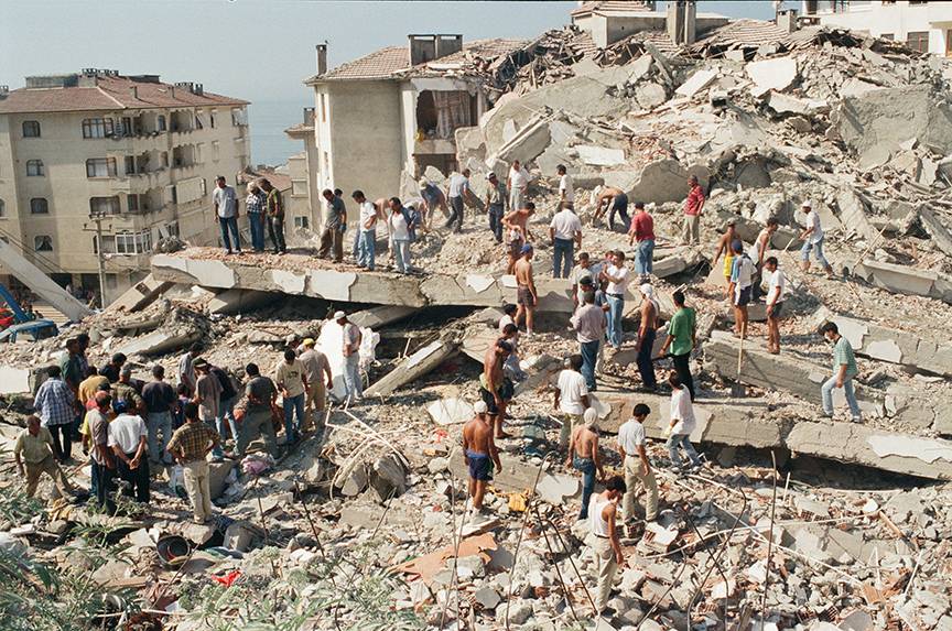 17 Ağustos Depremi'nin üzerinden 23 yıl geçti 5