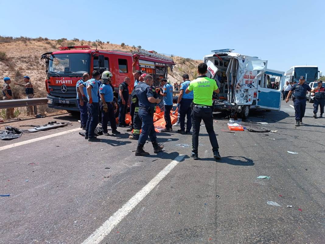 Gaziantep'te katliam gibi kaza: 15 ölü, 22 yaralı 1