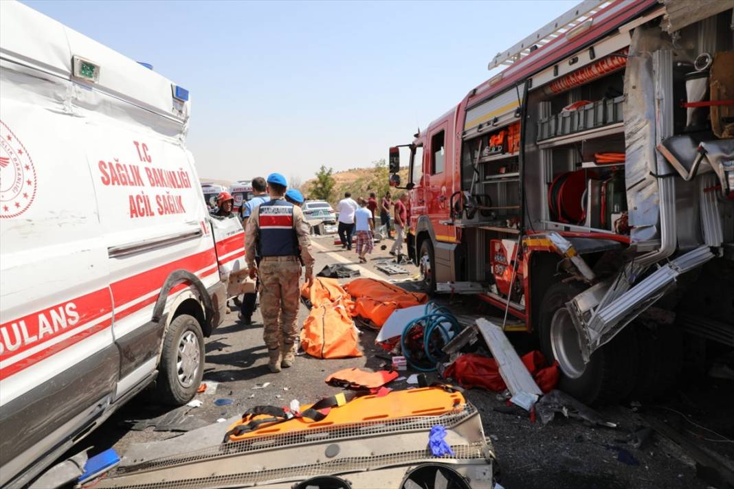 Gaziantep'te katliam gibi kaza: 15 ölü, 22 yaralı 11