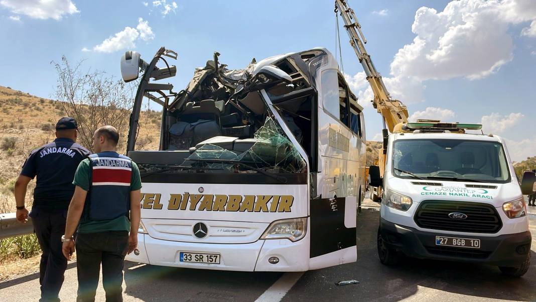 Gaziantep'te katliam gibi kaza: 15 ölü, 22 yaralı 24