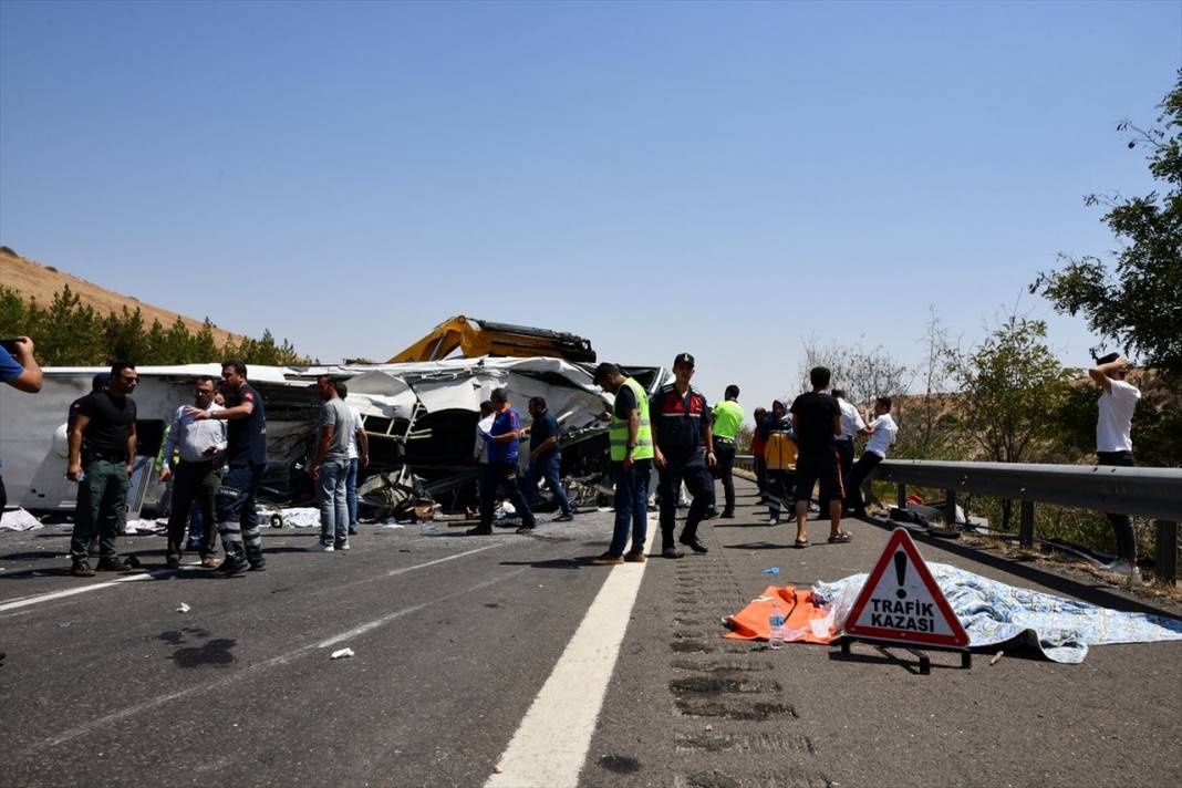 Gaziantep'te katliam gibi kaza: 15 ölü, 22 yaralı 36
