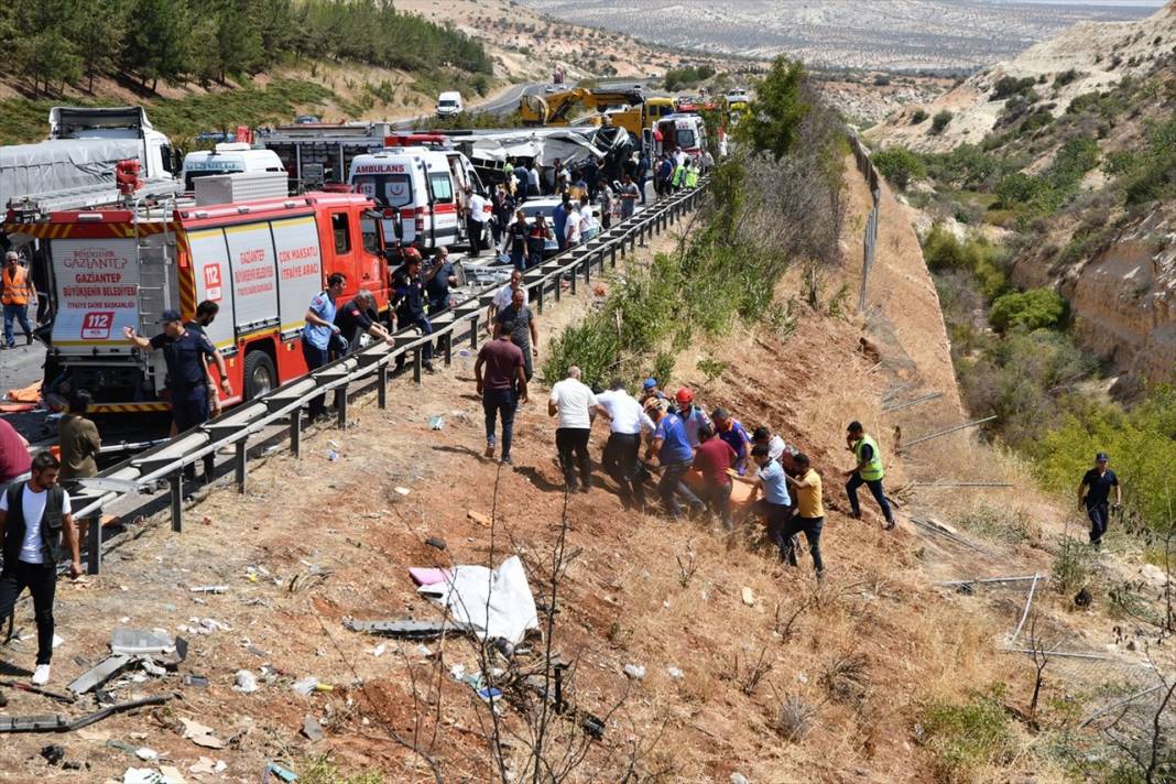 Gaziantep'te katliam gibi kaza: 15 ölü, 22 yaralı 39