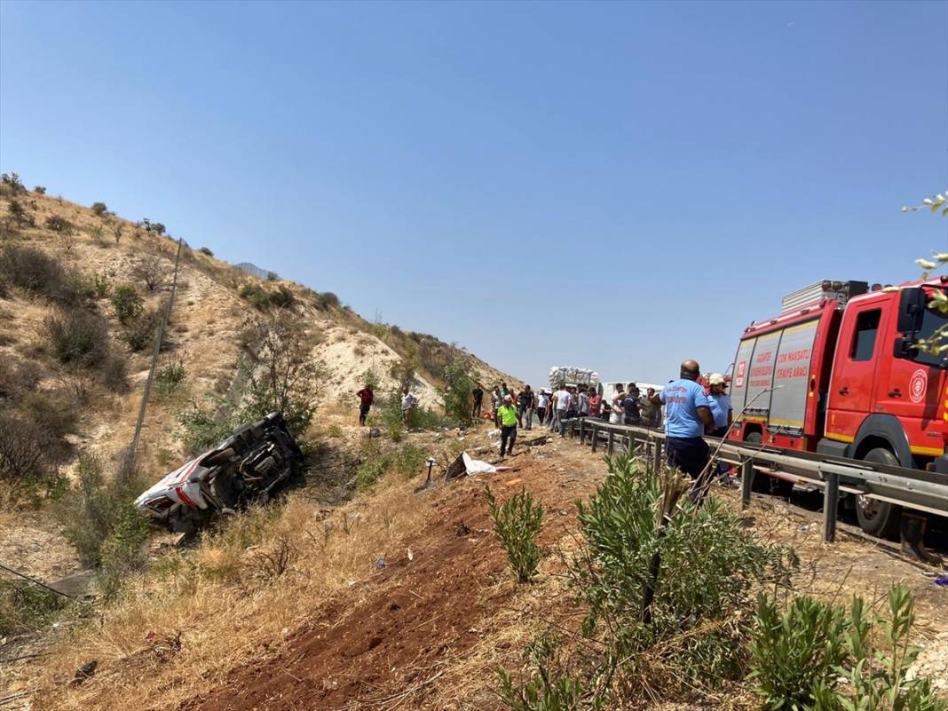 Gaziantep'te katliam gibi kaza: 15 ölü, 22 yaralı 5