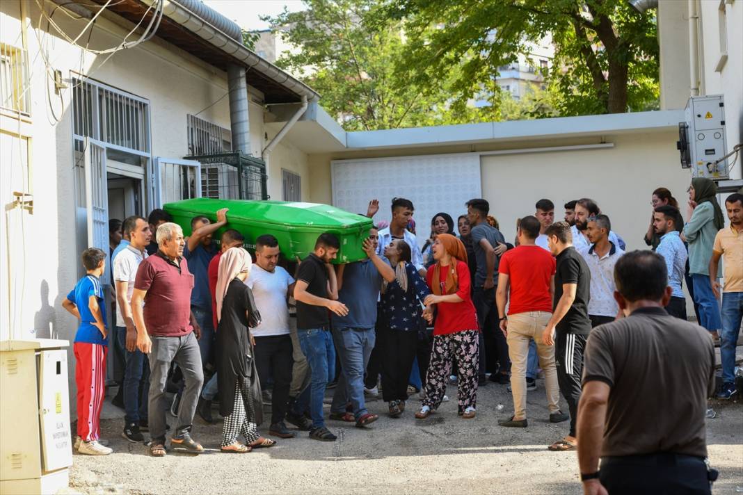 Gaziantep'te katliam gibi kaza: 15 ölü, 22 yaralı 64