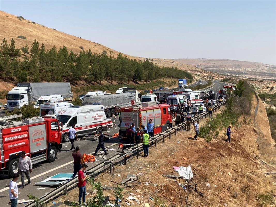 Gaziantep'te katliam gibi kaza: 15 ölü, 22 yaralı 8