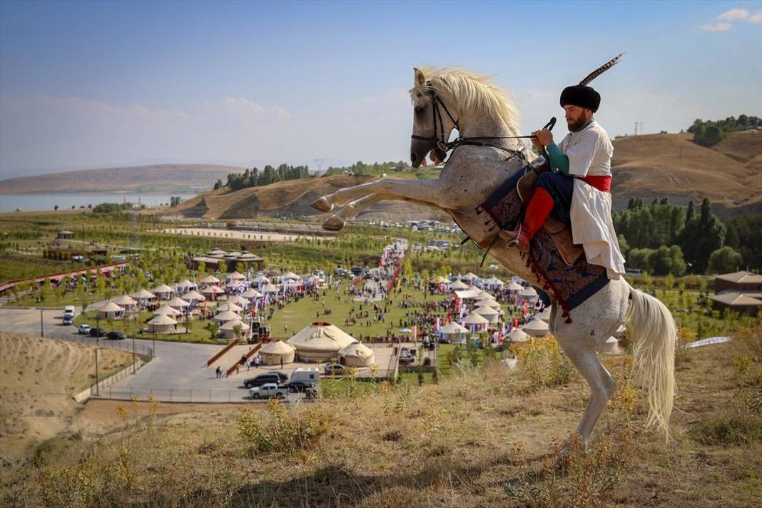 Anadolu'nun renkleri Malazgirt Zaferi etkinliklerinde buluştu 19