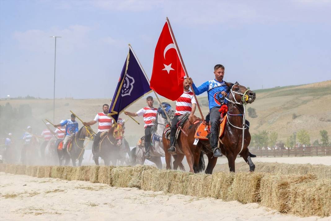 Anadolu'nun renkleri Malazgirt Zaferi etkinliklerinde buluştu 6