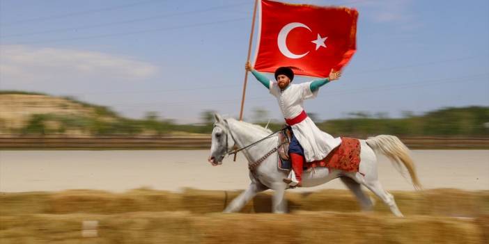 Anadolu'nun renkleri Malazgirt Zaferi etkinliklerinde buluştu