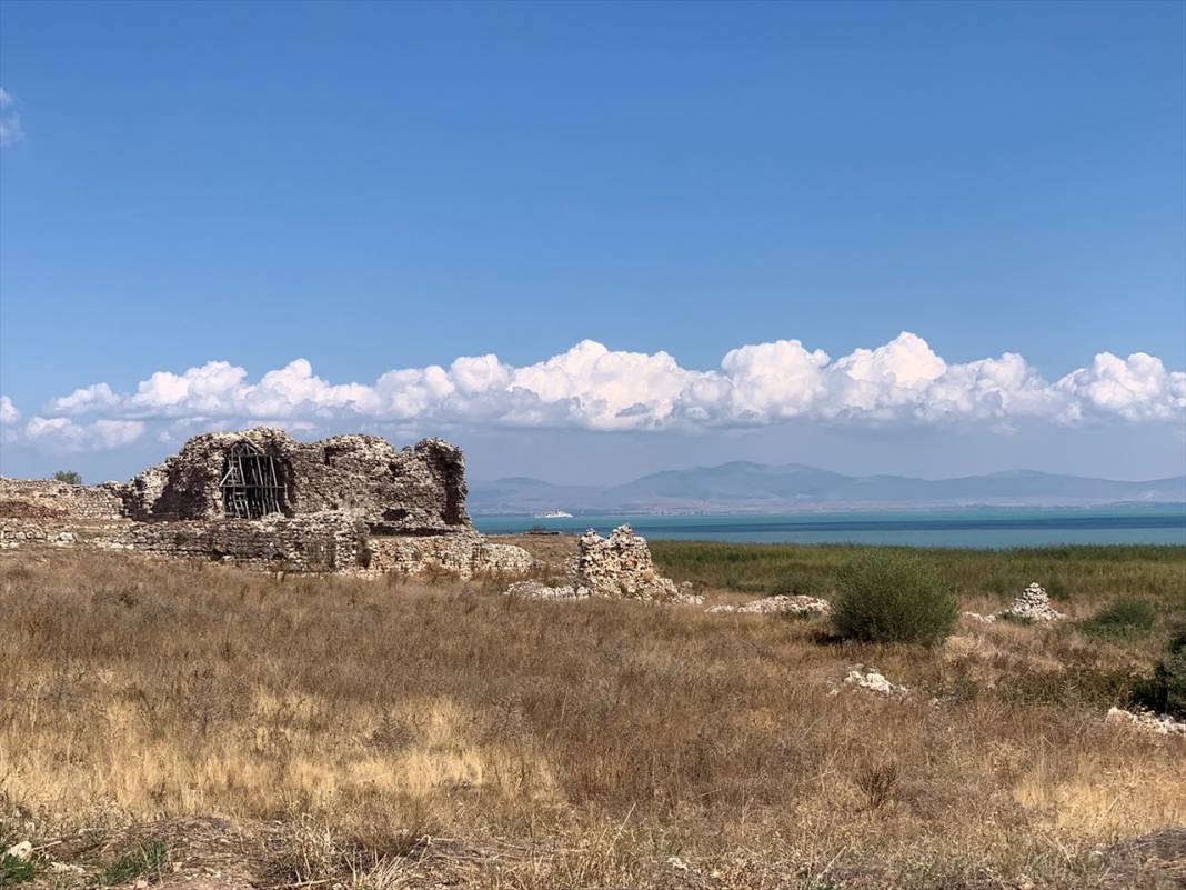 Konya'da tarihe ışık tutacak keşif arkeologlar tarafından inceleniyor 2