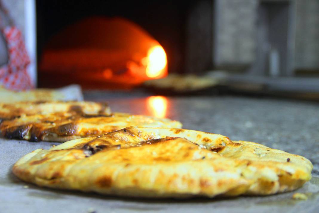 Osmanlı’dan günümüze uzanan Anadolu’nun pizzası "yağ somunu” 5