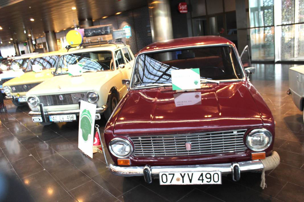 Konya’daki klasik otomobil sergisi 7’en 70’e ilgi çekiyor 3