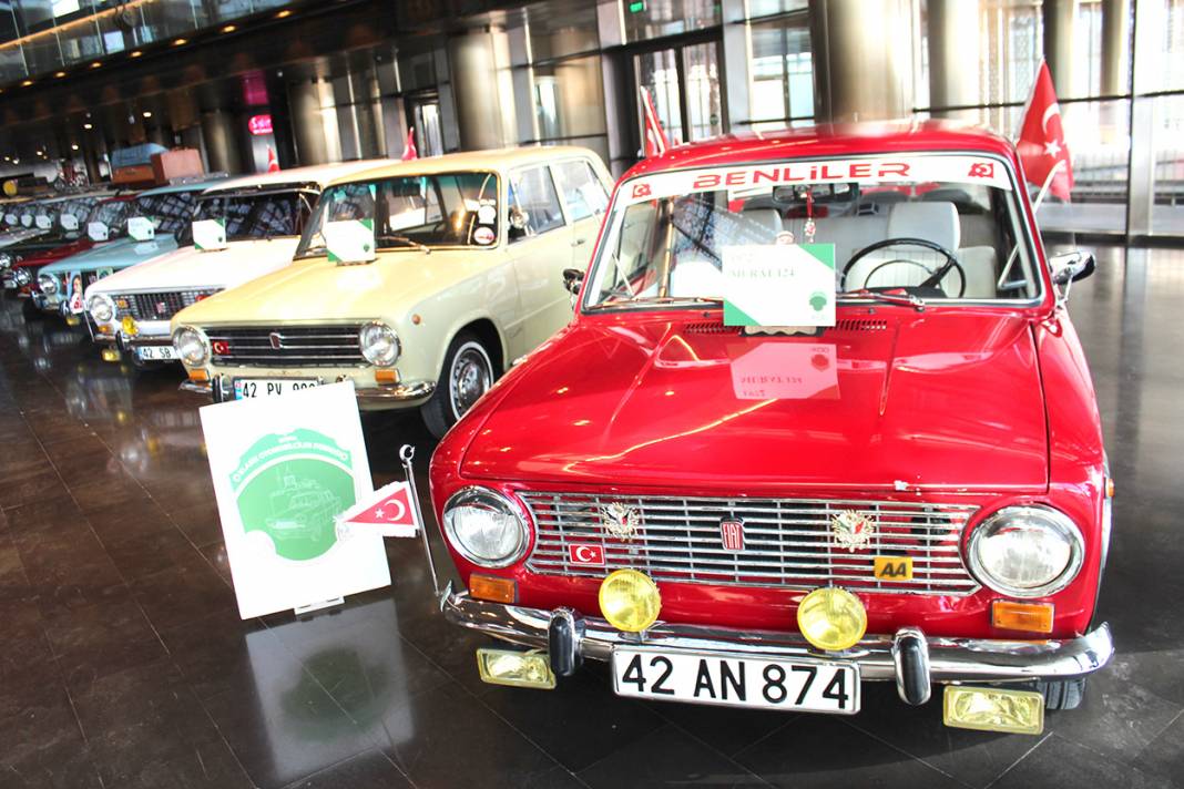 Konya’daki klasik otomobil sergisi 7’en 70’e ilgi çekiyor 9