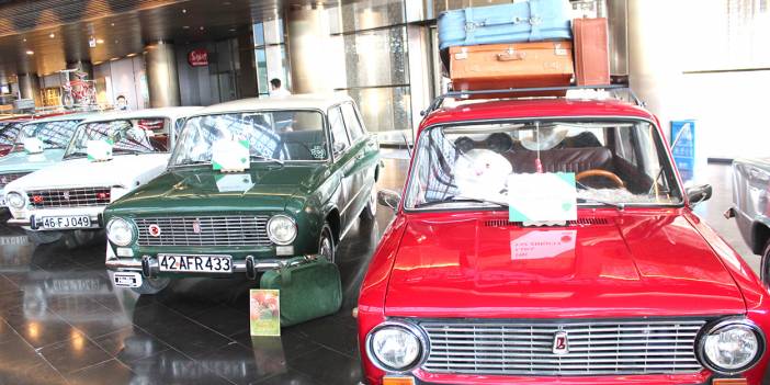 Konya’daki klasik otomobil sergisi 7’en 70’e ilgi çekiyor
