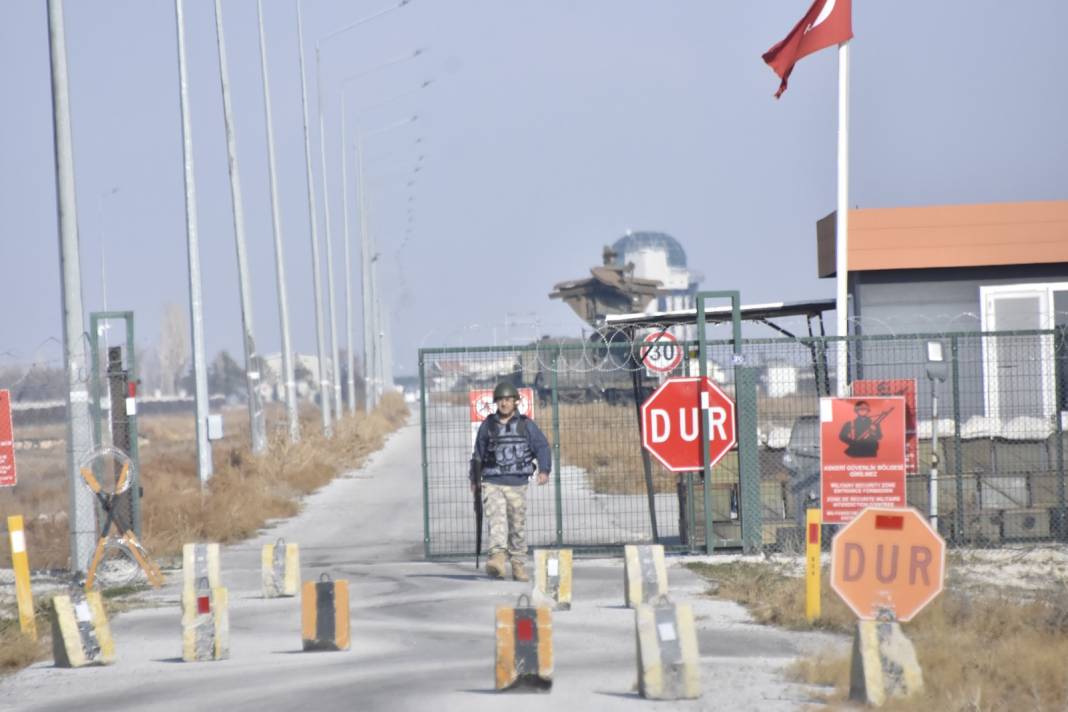 Konya'da askeri eğitim uçağı düştü 7