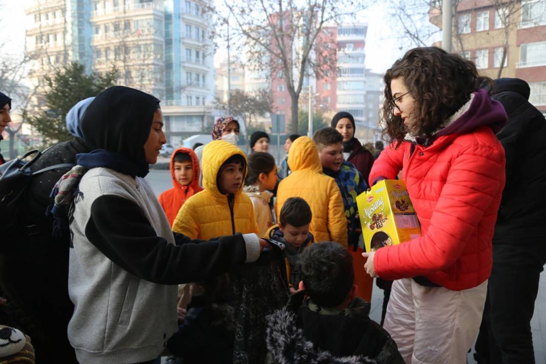 Konya'da çocuklar üç ayları "şivlilik" geleneğiyle karşıladı 15