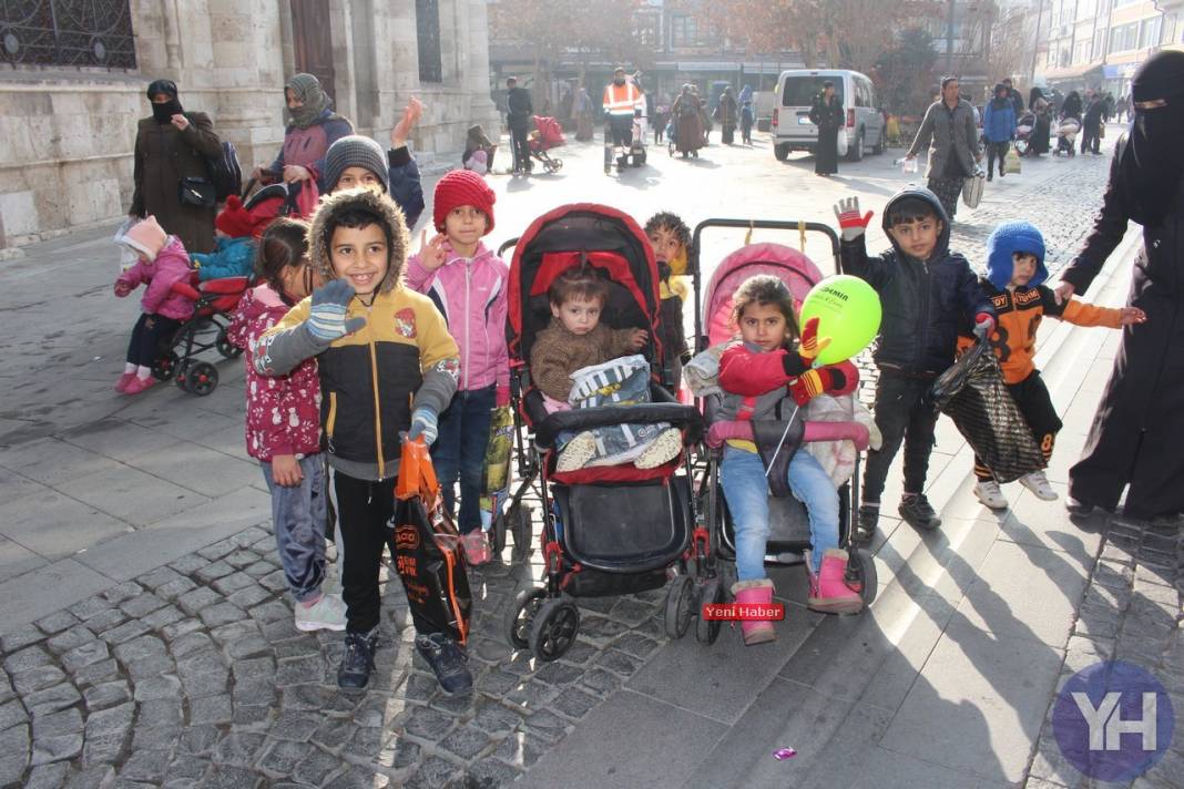 Konya'da şivlilik coşkusu... Binlerce çocuk Bedesten Çarşısını bastı 10