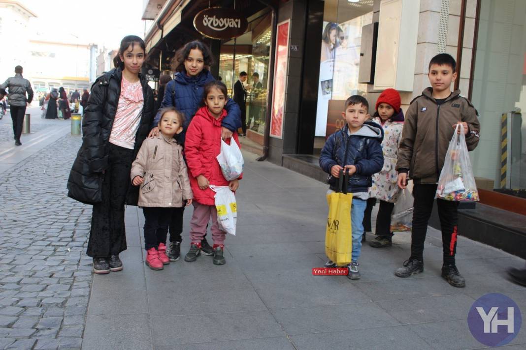 Konya'da şivlilik coşkusu... Binlerce çocuk Bedesten Çarşısını bastı 17