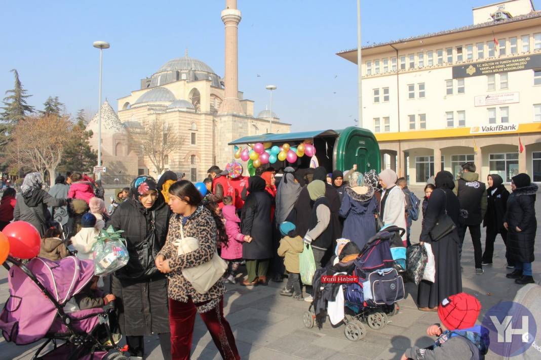Konya'da şivlilik coşkusu... Binlerce çocuk Bedesten Çarşısını bastı 2