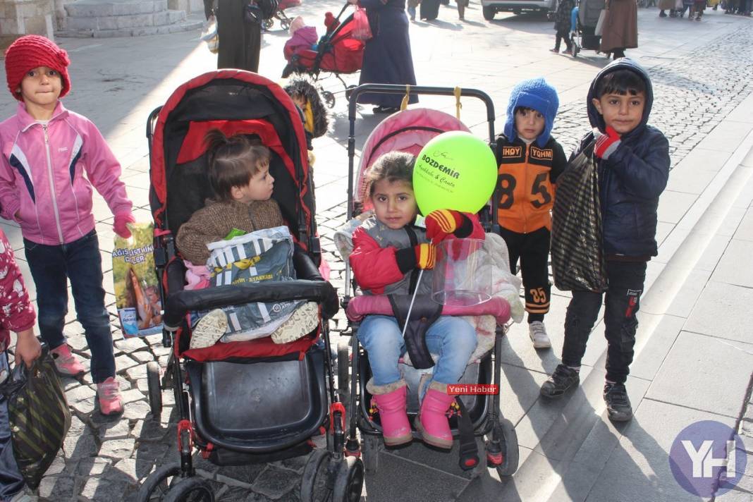 Konya'da şivlilik coşkusu... Binlerce çocuk Bedesten Çarşısını bastı 9