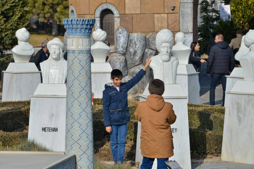 Konya’da 80 Binde Devr-i Alem Parkı ara tatilde de çocukların gözdesi oldu 8